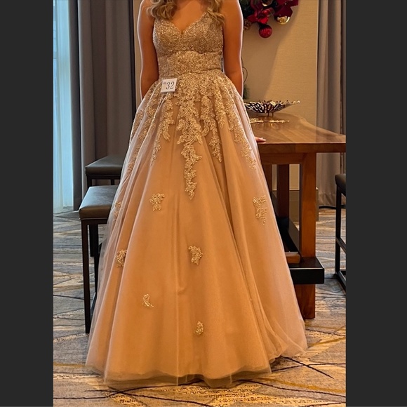 Sherri Hill Gold Sequins Tan Gown - Picture 1 of 3